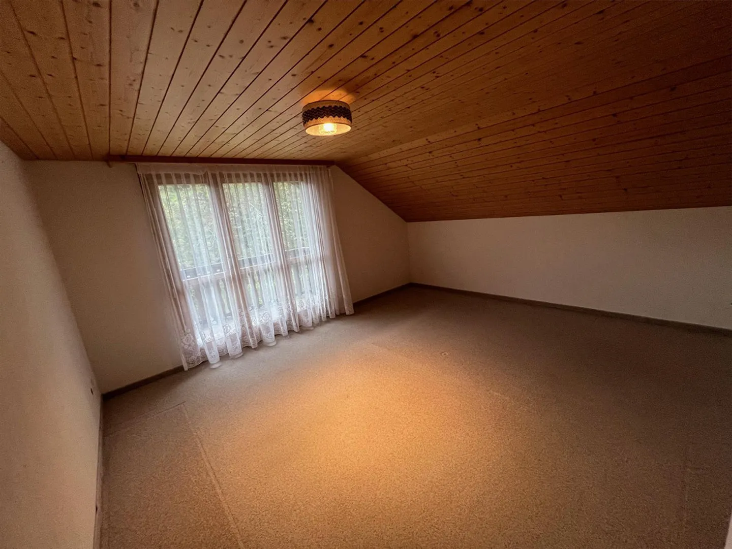 Spacious 6 1/2-Room Single-Family House with Workshop and New Heating - Photo 6 of 14