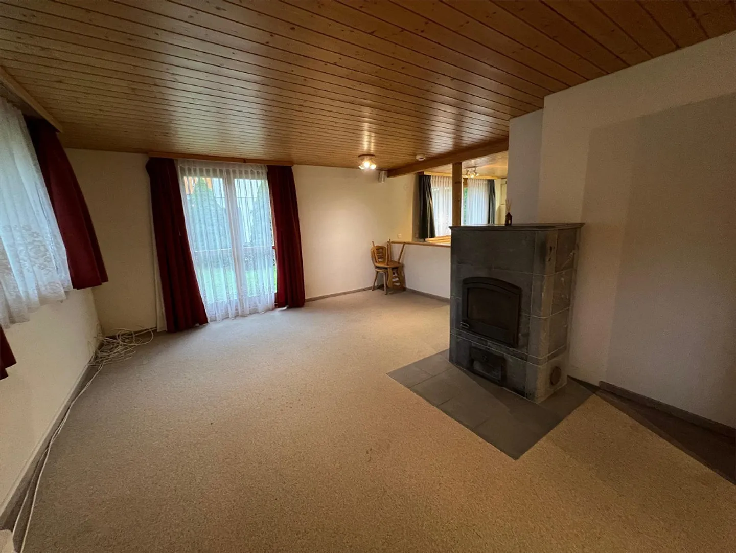 Spacious 6 1/2-Room Single-Family House with Workshop and New Heating - Photo 9 of 14