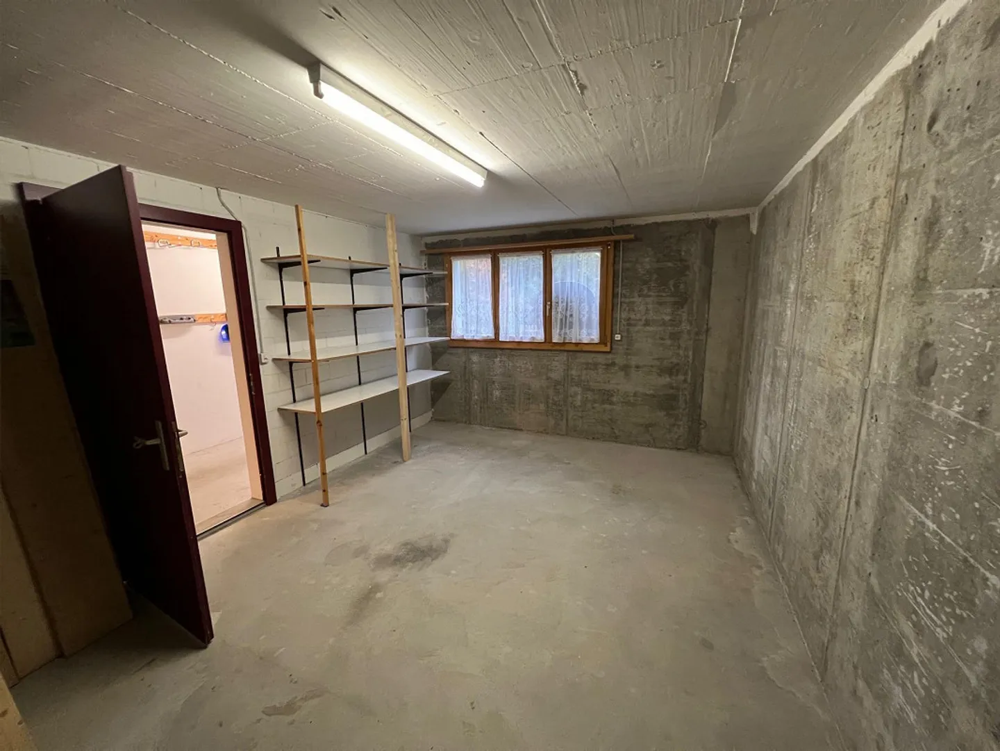 Spacious 6 1/2-Room Single-Family House with Workshop and New Heating - Photo 12 of 14