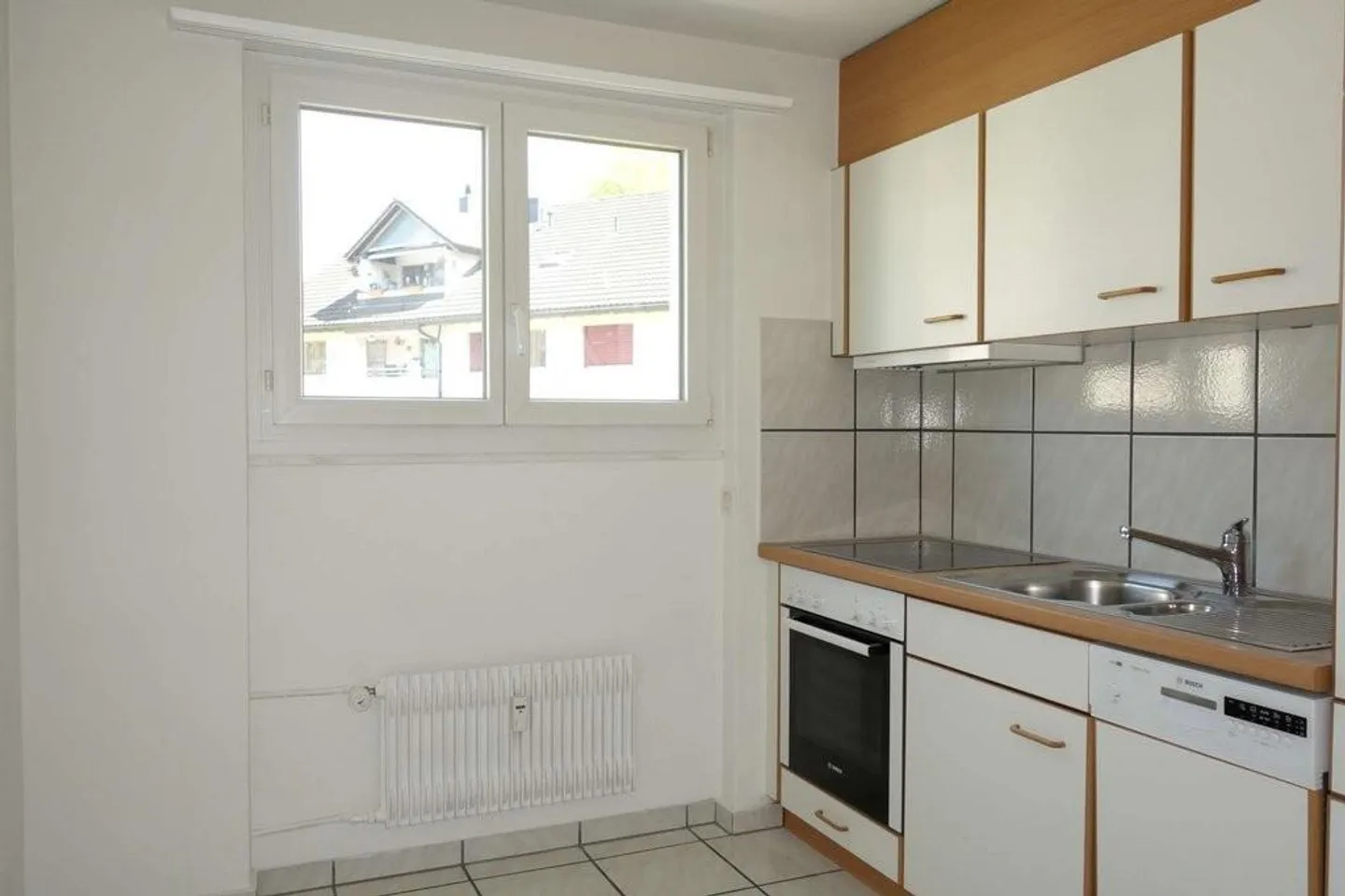 Your new home with sunny balcony is waiting for you - Photo 3 of 6
