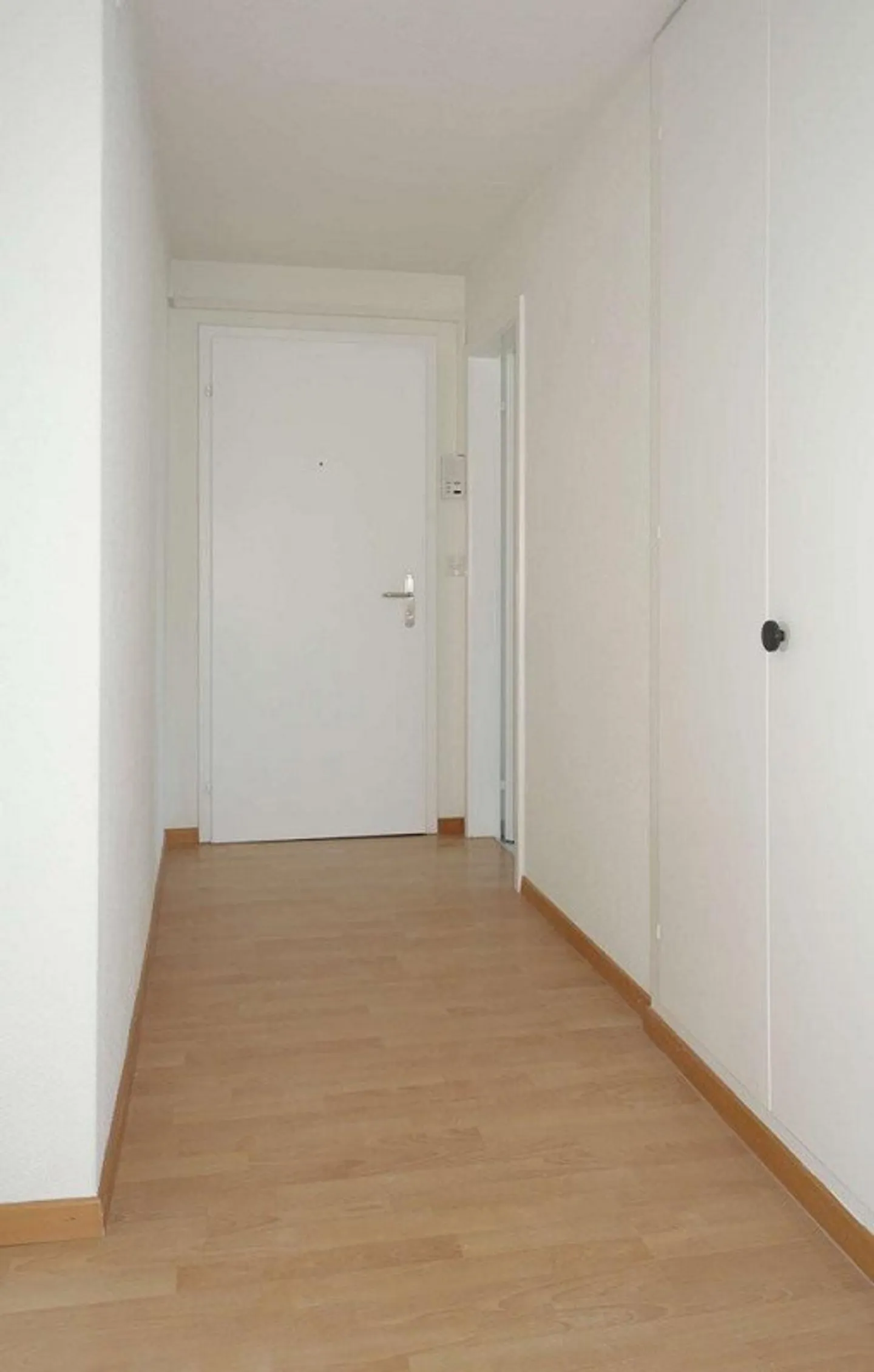 Your new home with sunny balcony is waiting for you - Photo 4 of 6