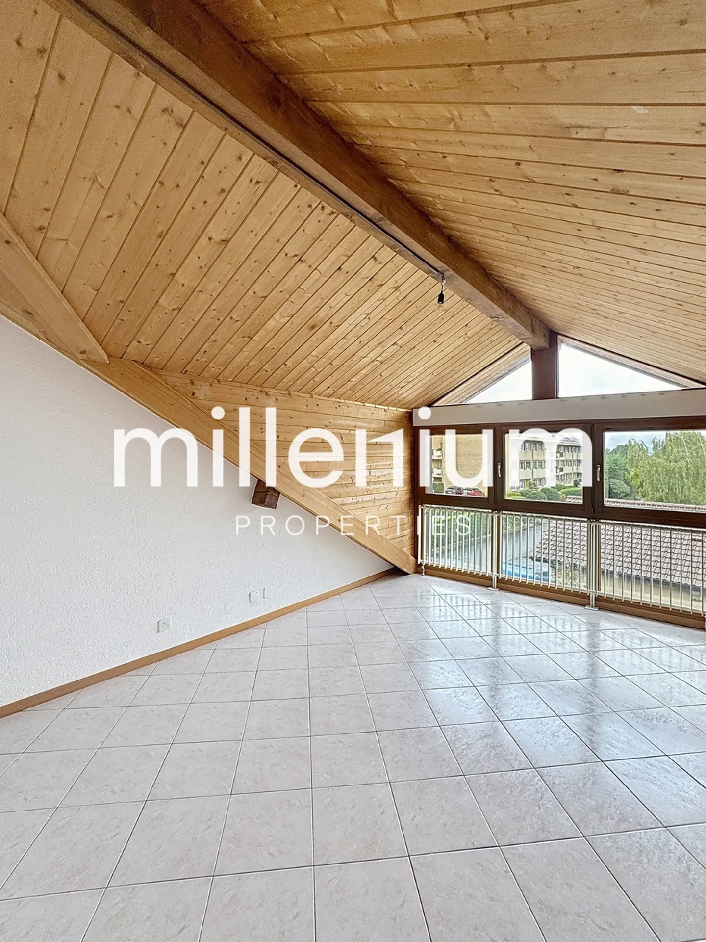 Beautiful, comfortable apartment in the municipality of Bernex - Photo 2 of 9
