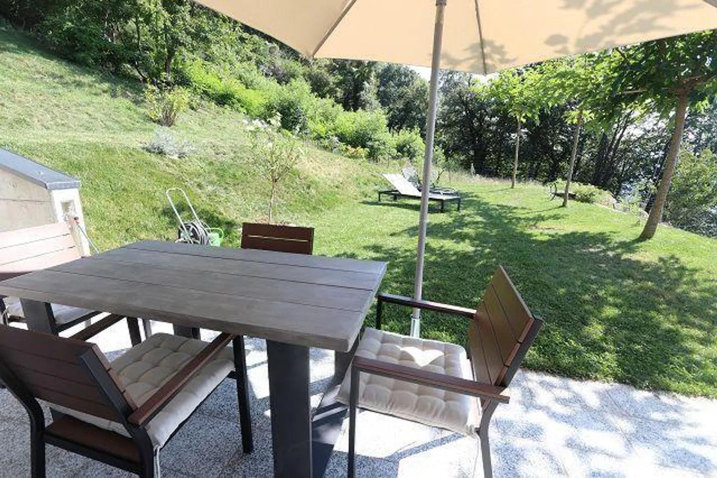 5 1/2-Villa in a very quiet, sunny location with a view - Photo 25 of 35