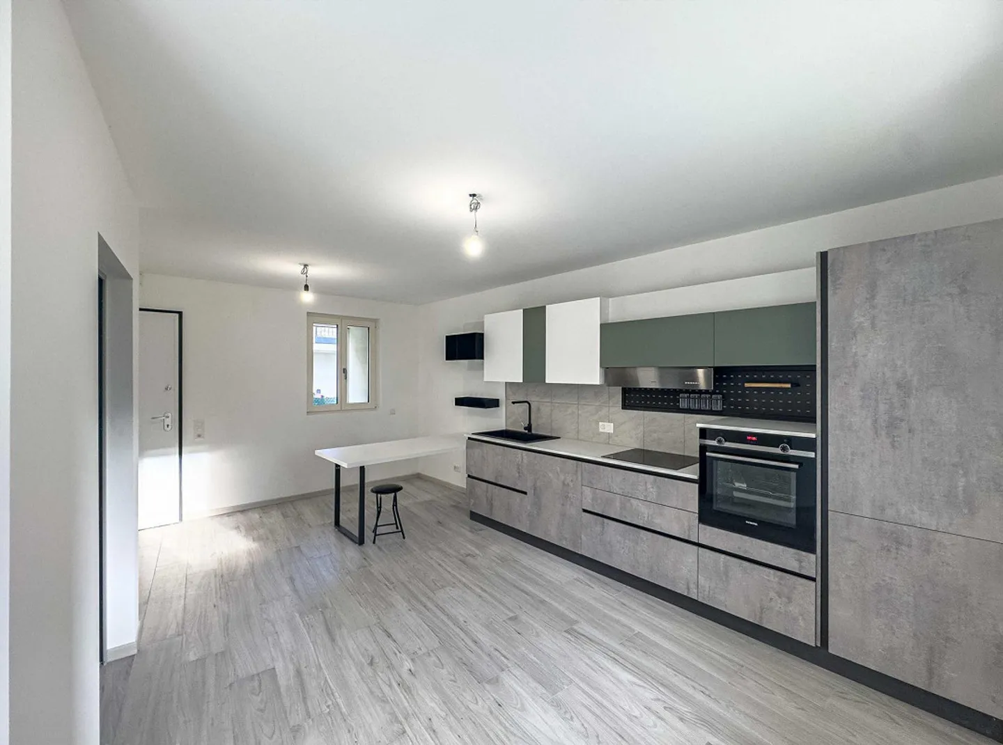 Casa completamente ristrutturata nel cuore di Gnosca - Foto 1 di 14