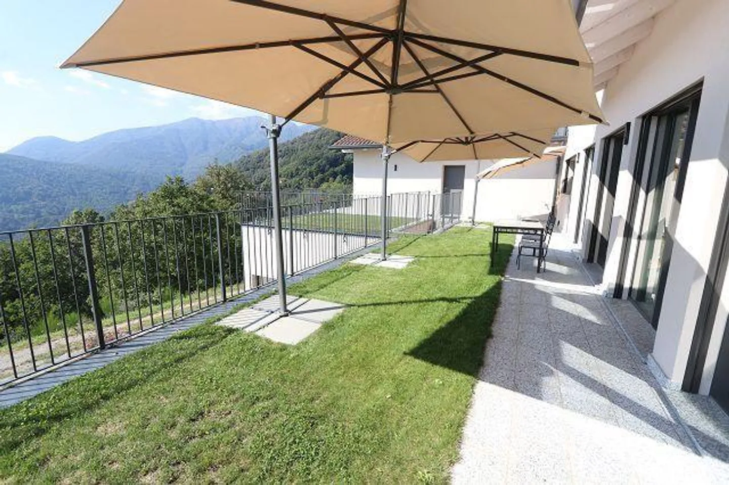 5 1/2-Villa in a very quiet, sunny location with a view - Photo 26 of 35