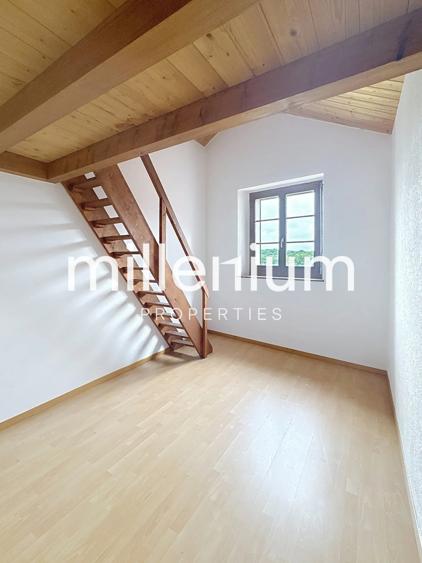 Beautiful, comfortable apartment in the municipality of Bernex - Photo 3 of 9