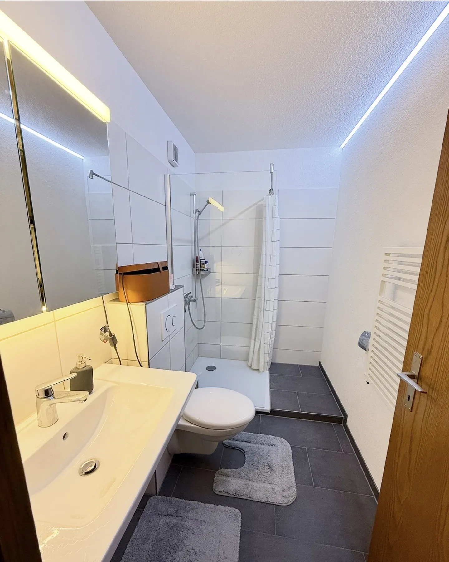 Appartement spacieux de 5,5 pièces avec cheminée et grand balcon sud - Photo 8 sur 15