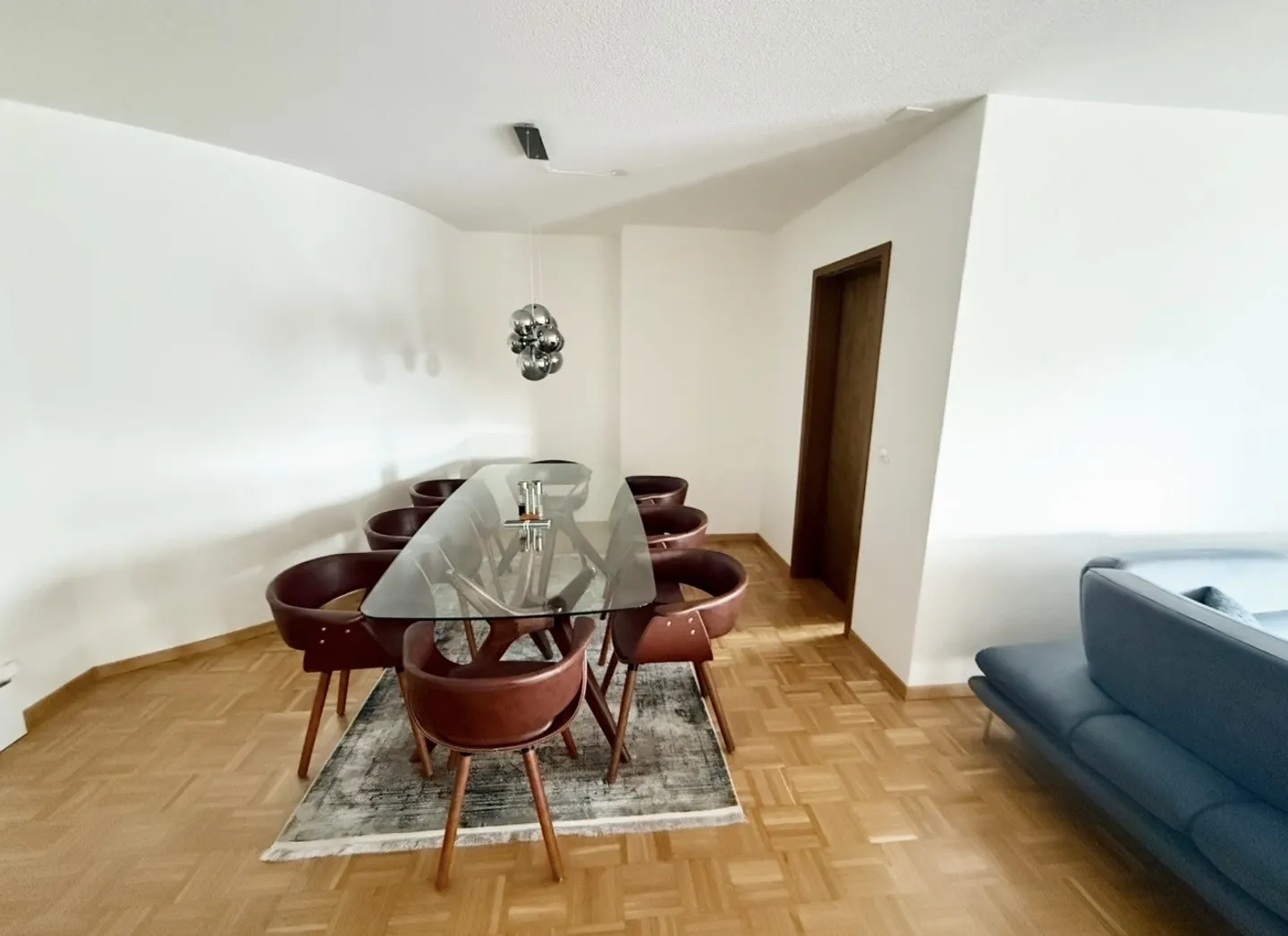 Appartement spacieux de 5,5 pièces avec cheminée et grand balcon sud - Photo 9 sur 15