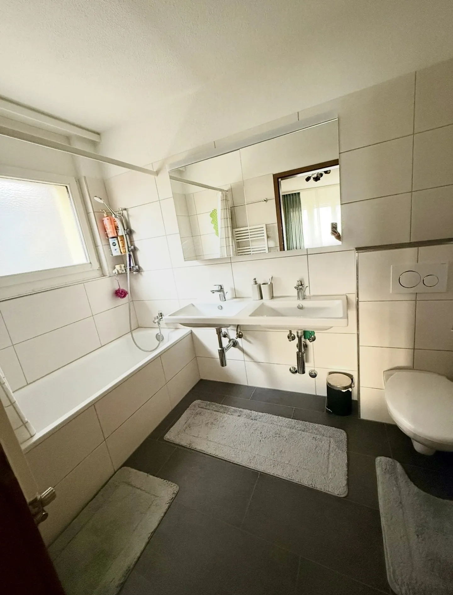 Appartement spacieux de 5,5 pièces avec cheminée et grand balcon sud - Photo 10 sur 15