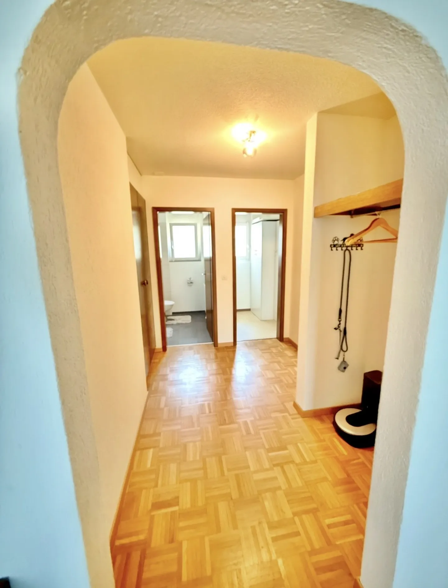 Appartement spacieux de 5,5 pièces avec cheminée et grand balcon sud - Photo 11 sur 15