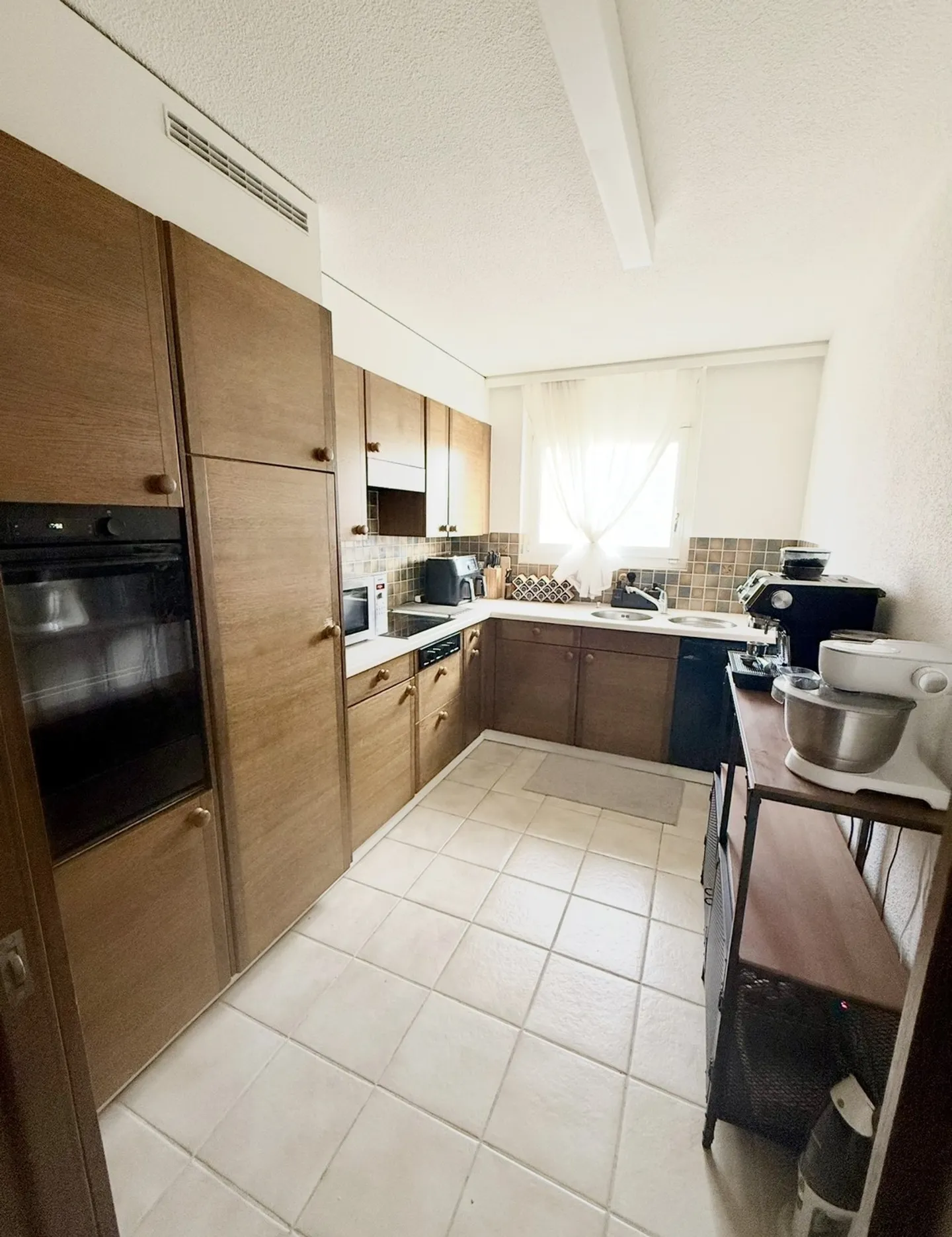 Appartement spacieux de 5,5 pièces avec cheminée et grand balcon sud - Photo 12 sur 15