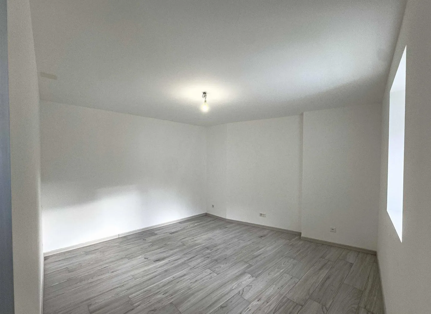 Casa completamente ristrutturata nel cuore di Gnosca - Foto 10 di 14