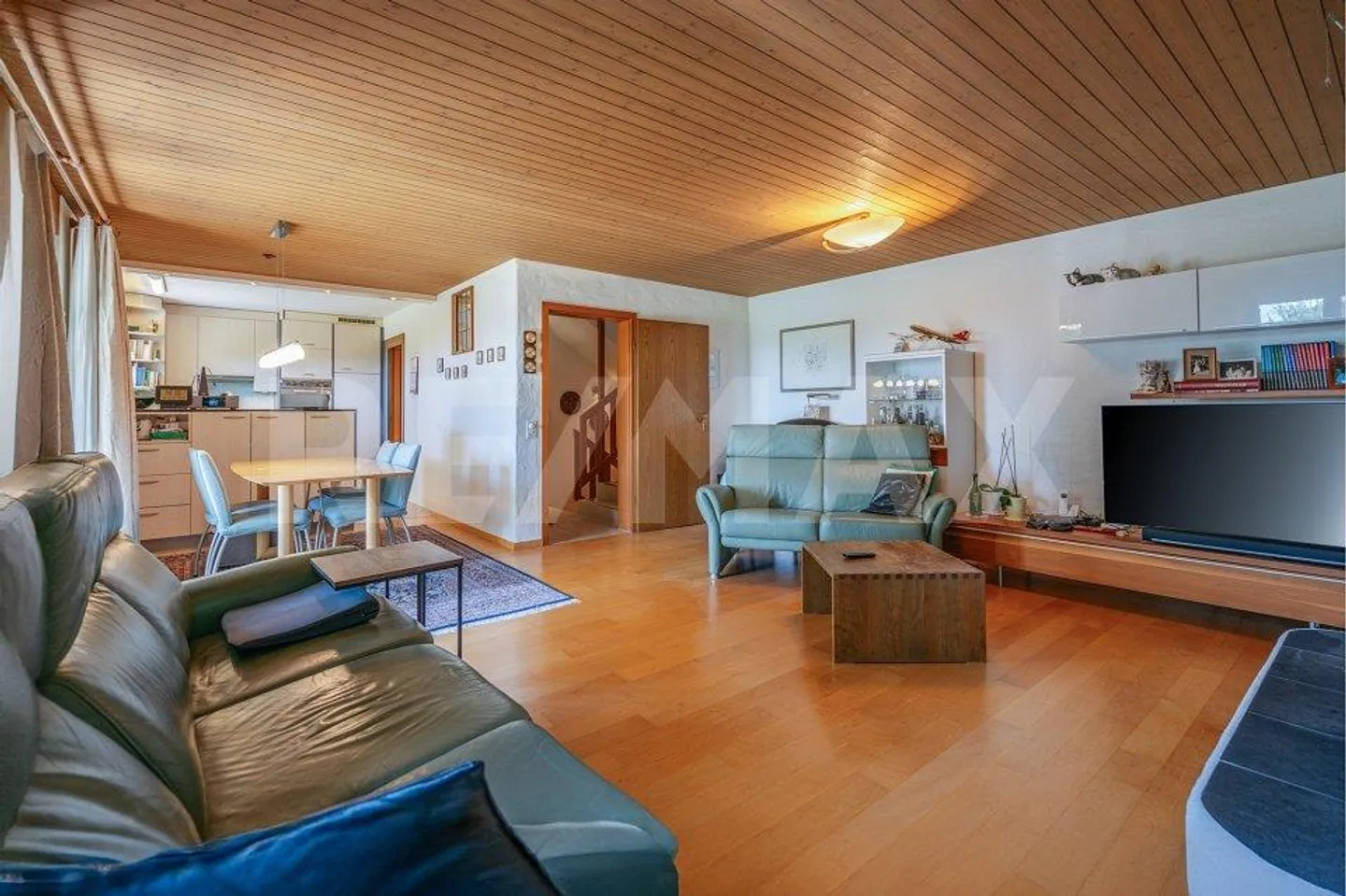Privileged Living with Garden Paradise in Sunny and Scenic Location - Photo 10 of 13