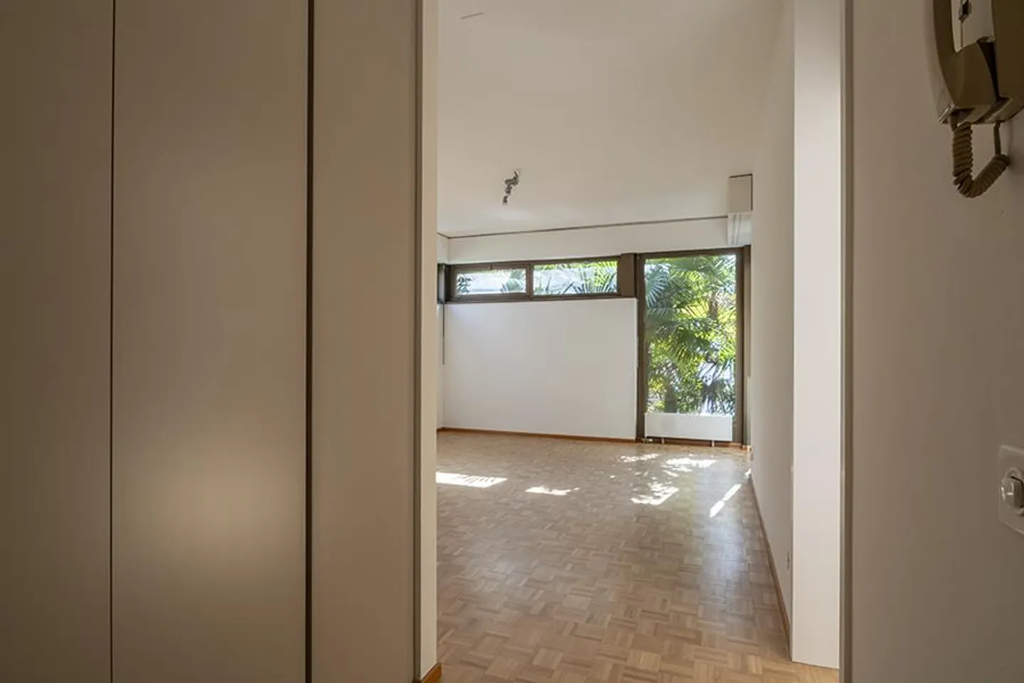 RINNOVATO 2.5 LOCALI A LUGANO - Foto 2 di 8