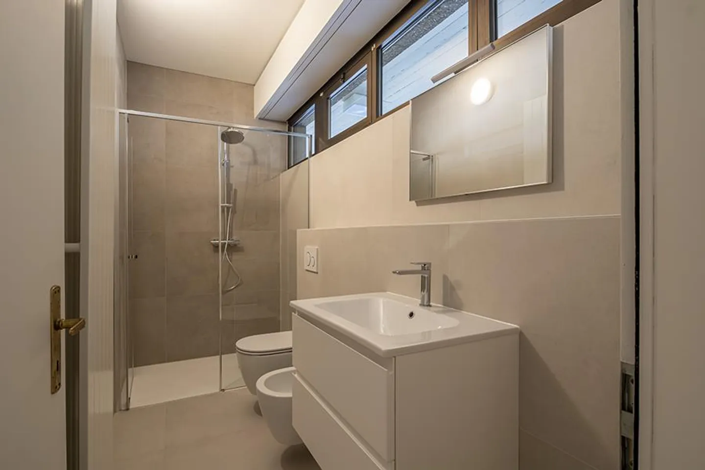 RINNOVATO 2.5 LOCALI A LUGANO - Foto 7 di 8