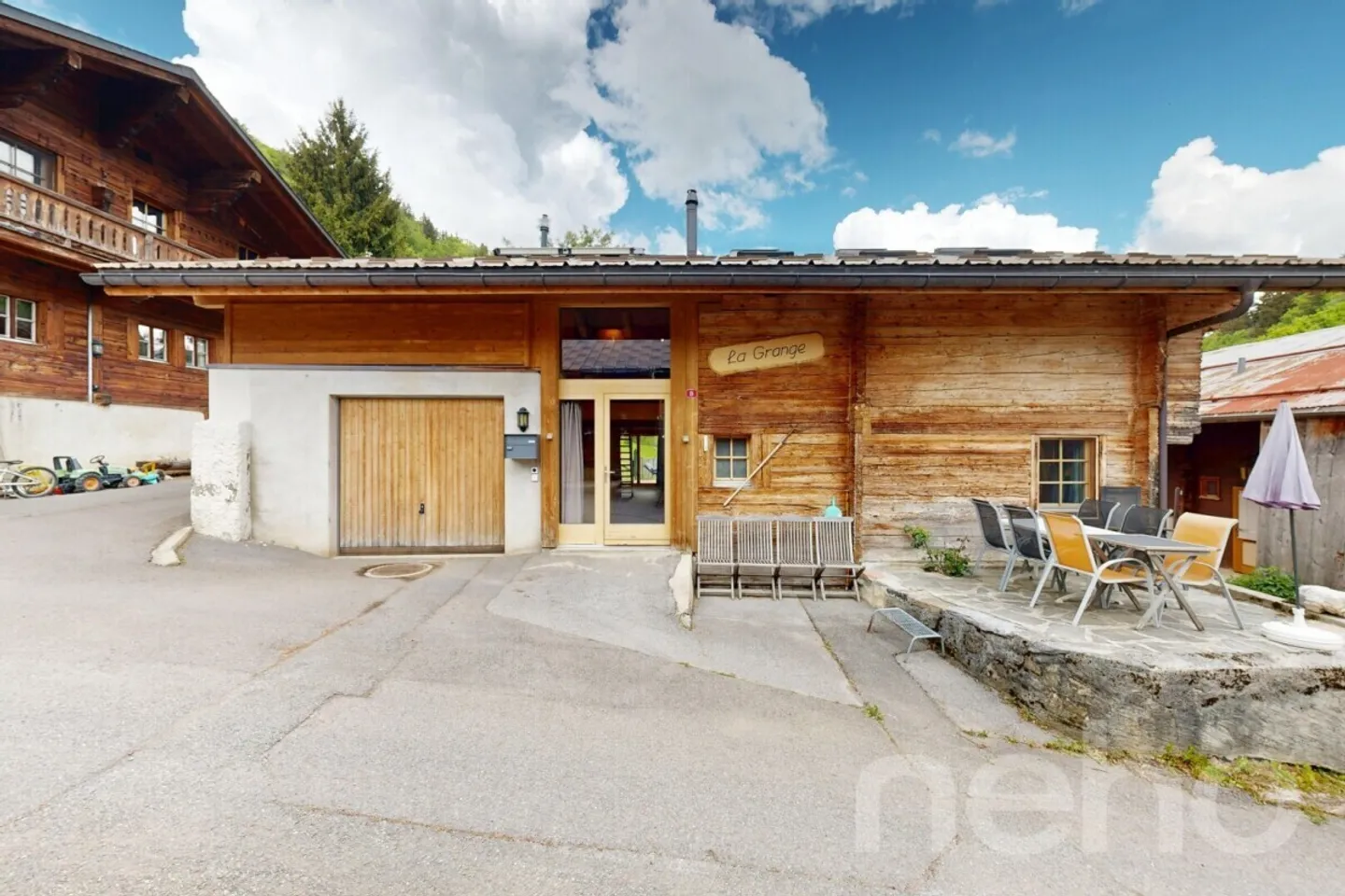 Exclusif : Magnifique Chalet avec 2 Chambres dans un Hameau - Photo 1 sur 12