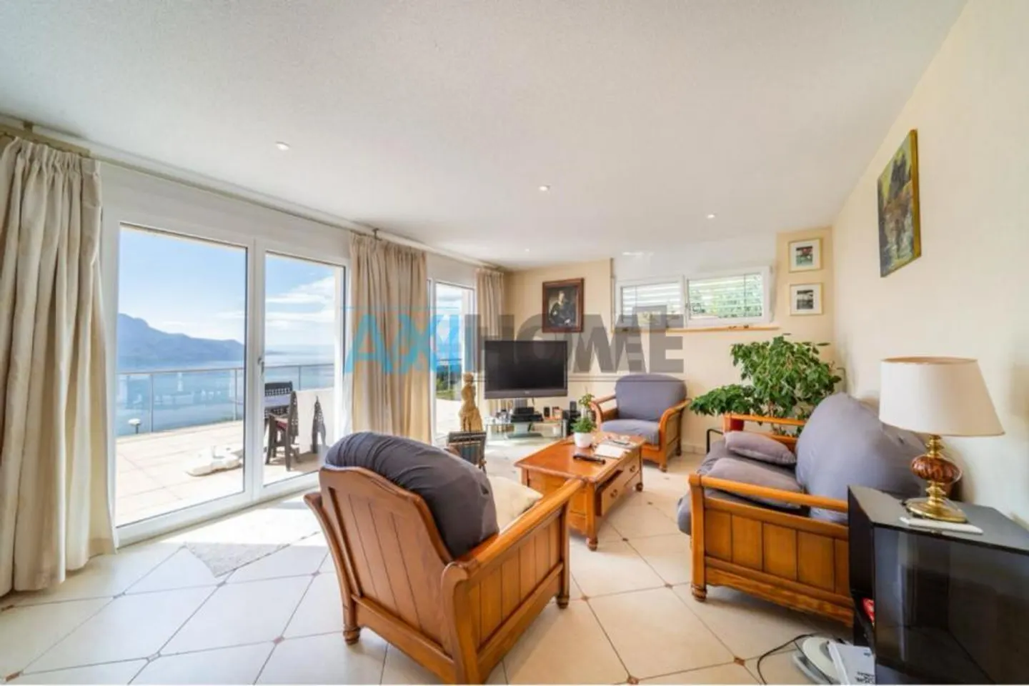 Vista mozzafiato sul lago per questa villa indipendente di 5,5 stanze - Foto 5 di 9