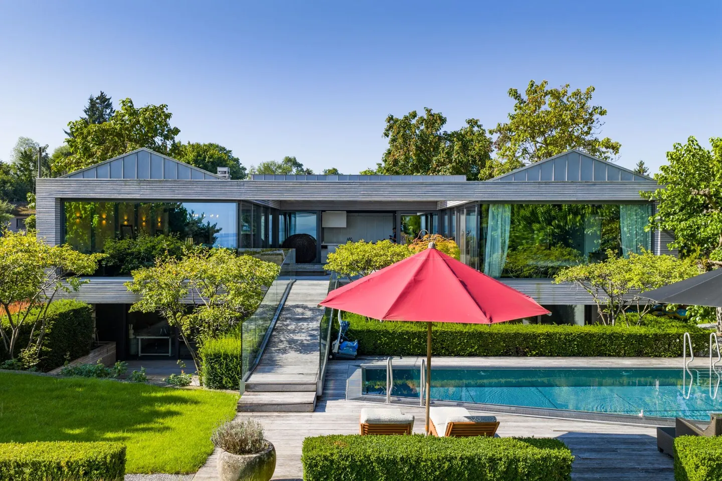10 Minuti da Bottighofen: Villa Moderna con Accesso al Lago, Piscina e Benessere - Foto 1 di 11