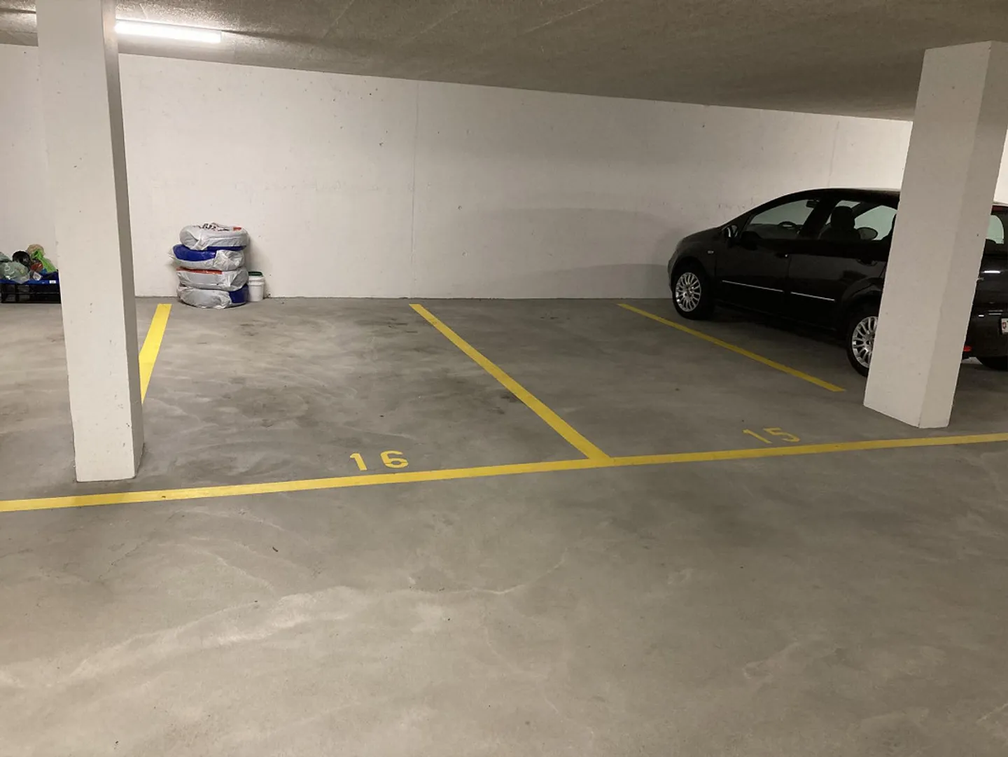 Posto auto sotterraneo vicino alla stazione da affittare - Foto 1 di 2