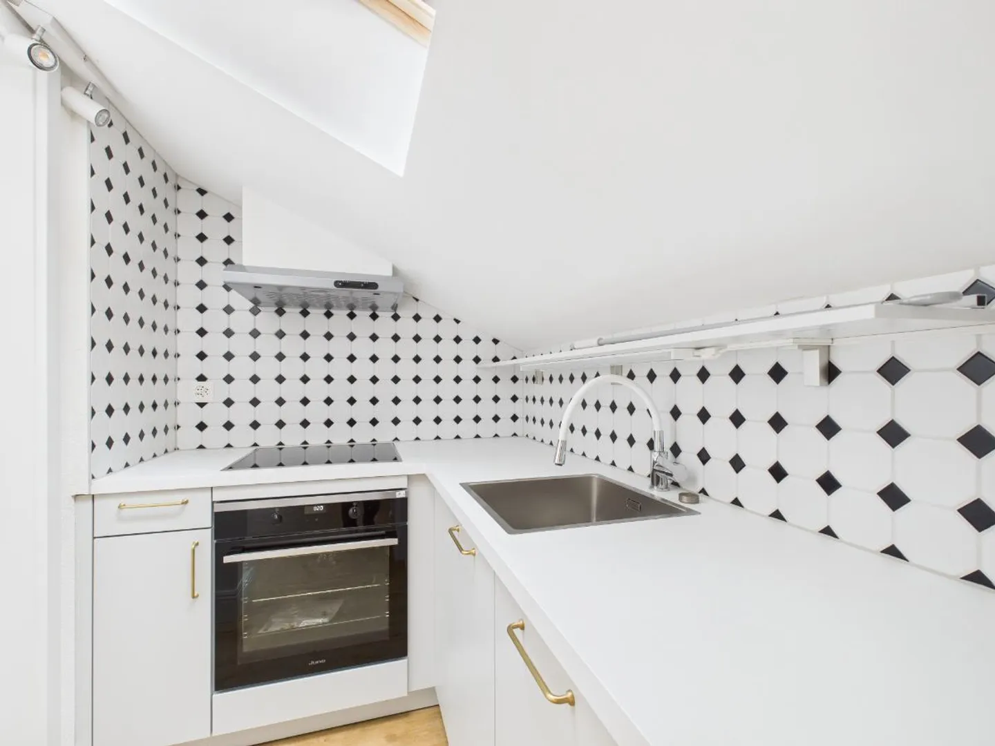 Appartement sous les toits proche du centre à Brig-Glis - Photo 4 sur 9