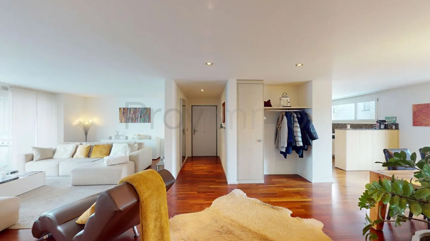 Vielseitiges Wohnerlebnis mit aussergewöhnlichen Annehmlichkeiten - Foto 6 von 13