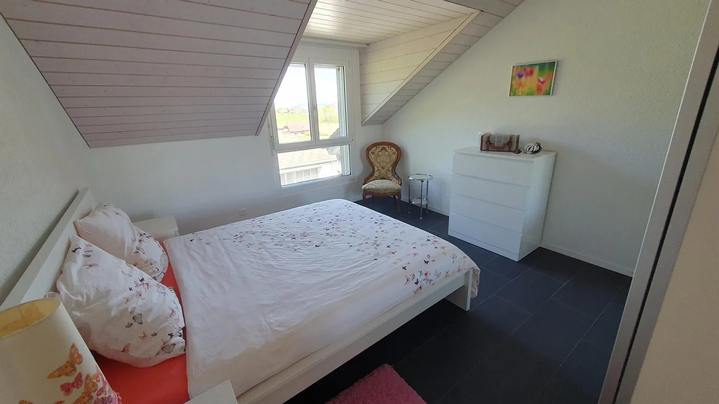 Appartamento duplex moderno di 4,5 stanze - Foto 4 di 13
