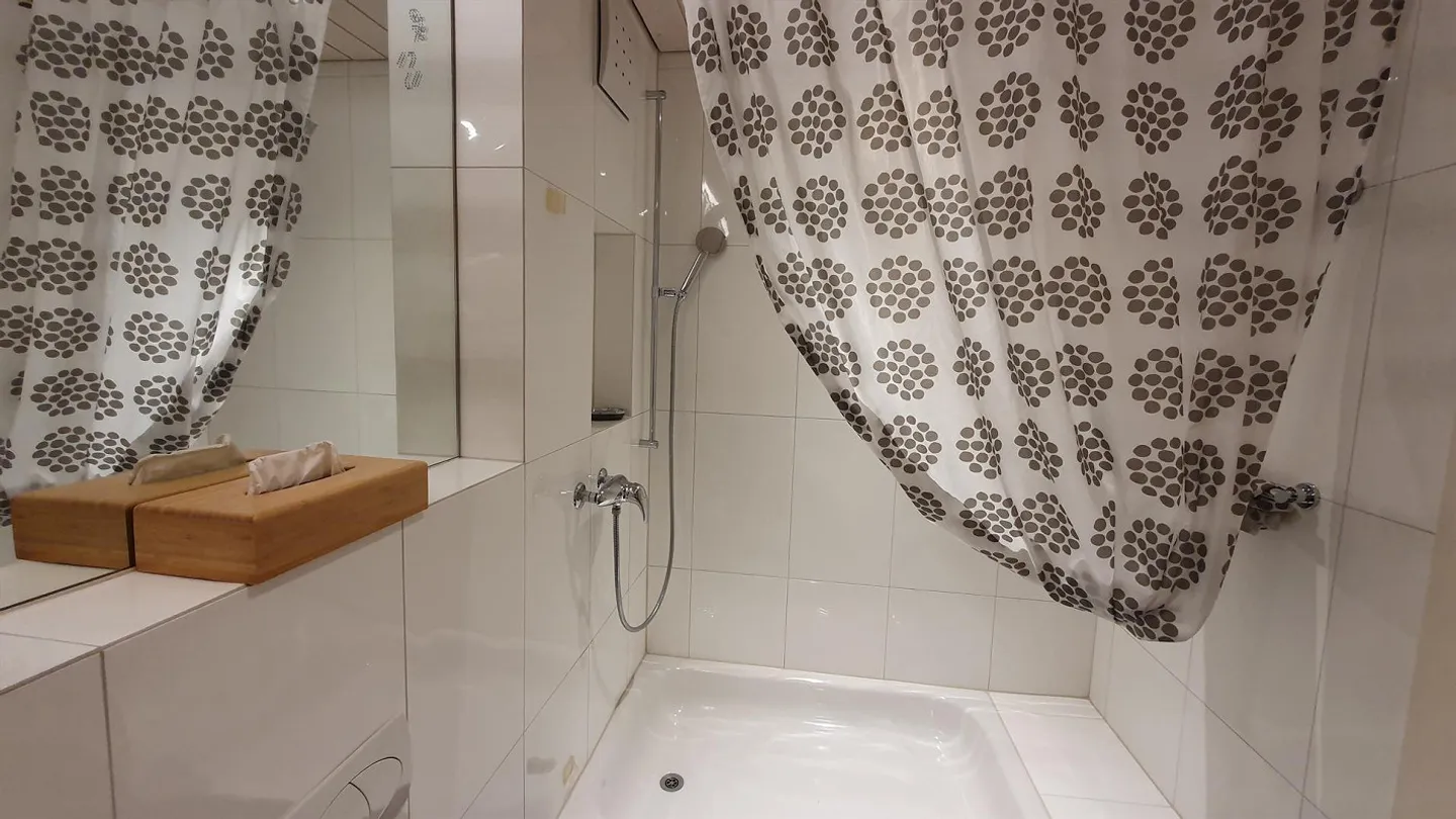 Appartamento duplex moderno di 4,5 stanze - Foto 9 di 13