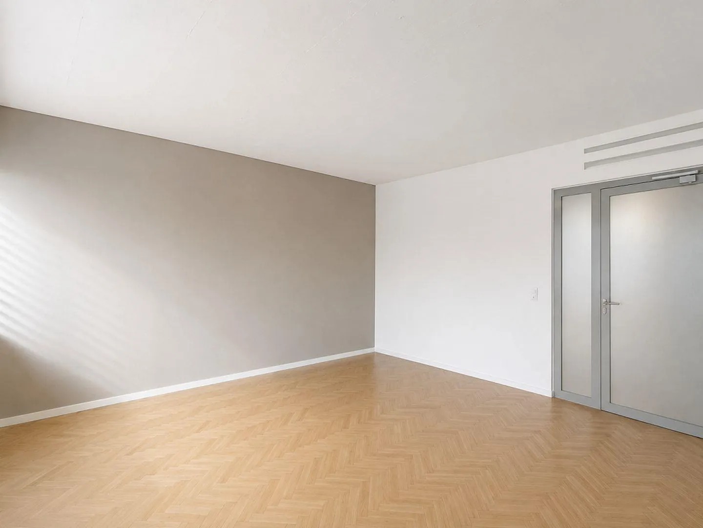 Your new office? 24 m2 in the middle of Brugg! - Photo 4 of 7