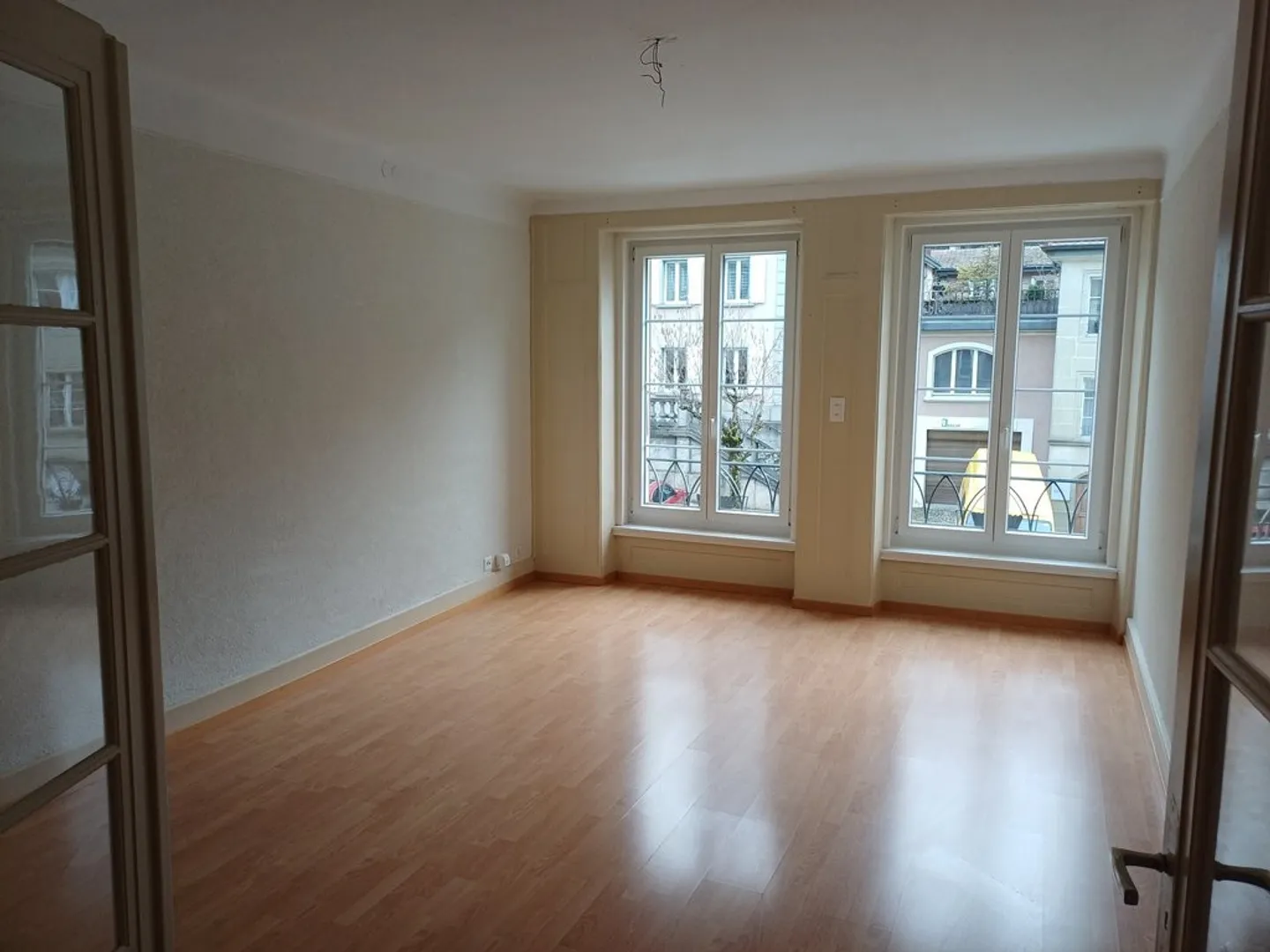 Appartement de 2.5 pièces au 1er étage - Photo 3 sur 8