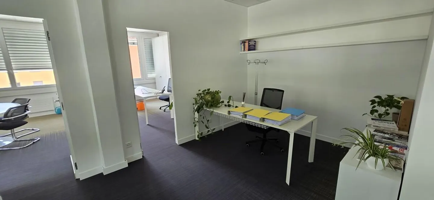 CHIASSO Bureaux Premium dans un Emplacement Stratégique - Photo 8 sur 9