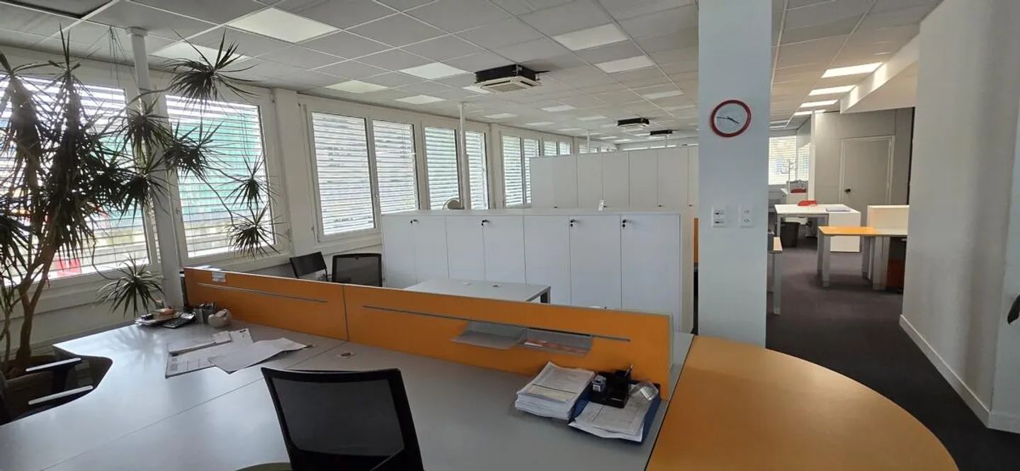 CHIASSO Bureaux Premium dans un Emplacement Stratégique - Photo 4 sur 9
