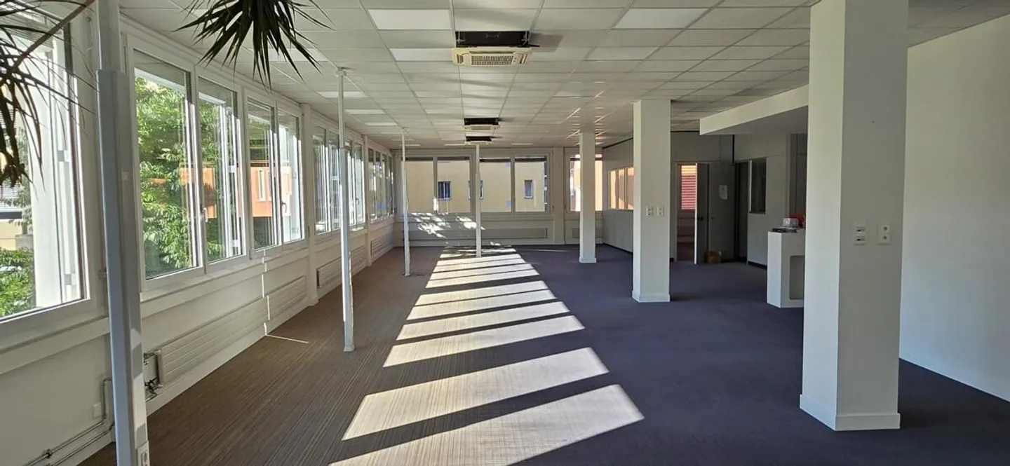 CHIASSO Bureaux Premium dans un Emplacement Stratégique - Photo 6 sur 9