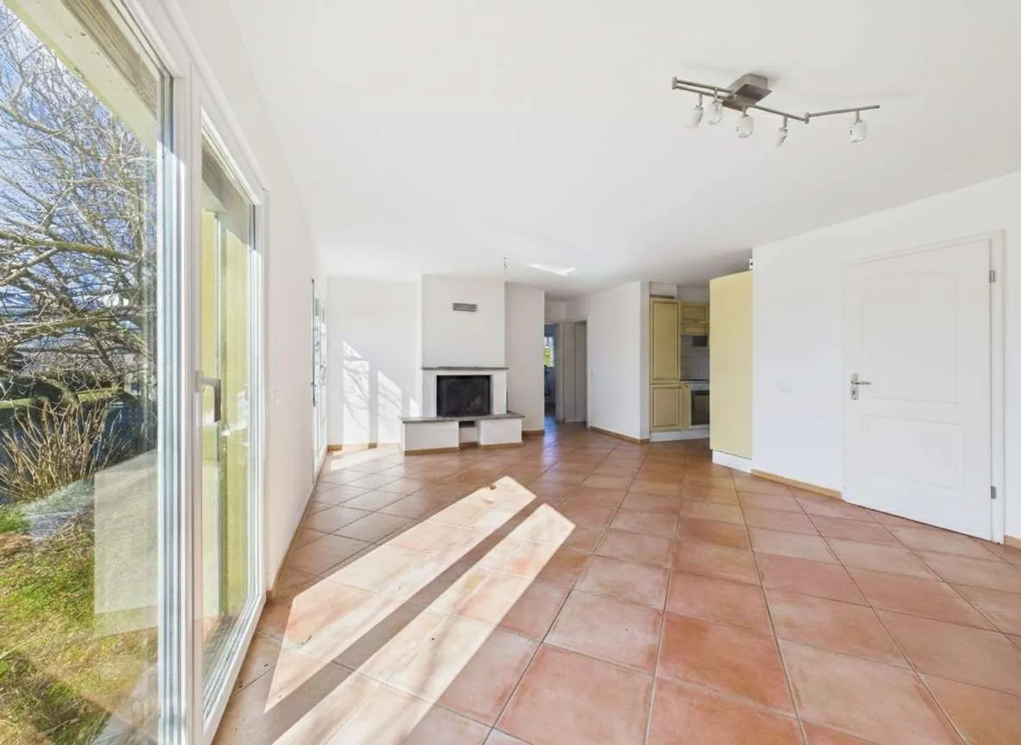 4.5-Zimmer-Wohnung mit Garten in Sonvico - Foto 2 von 10