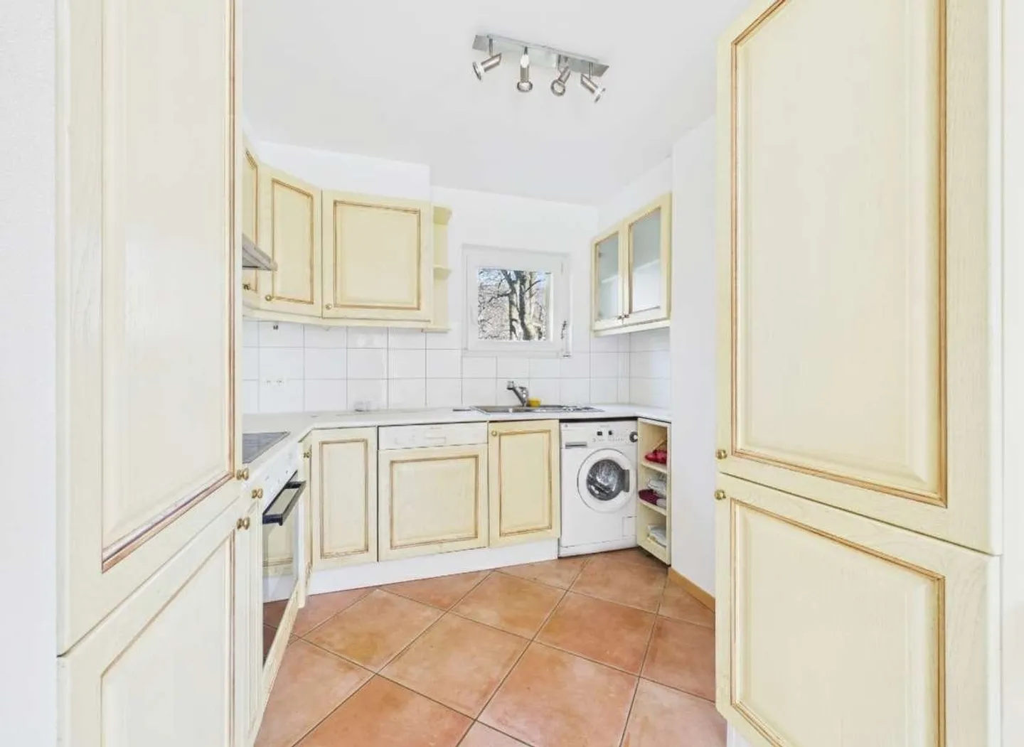 4.5-Zimmer-Wohnung mit Garten in Sonvico - Foto 3 von 10