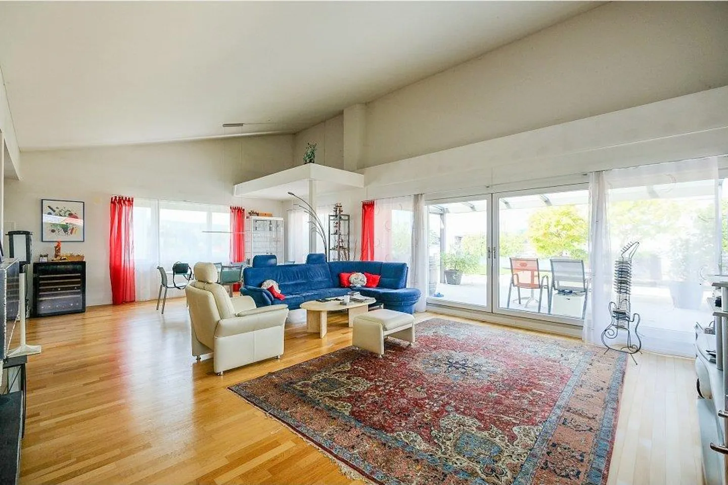 Unique and extraordinary 4.5 room maisonette apartment in a former printing house - Photo 5 of 13