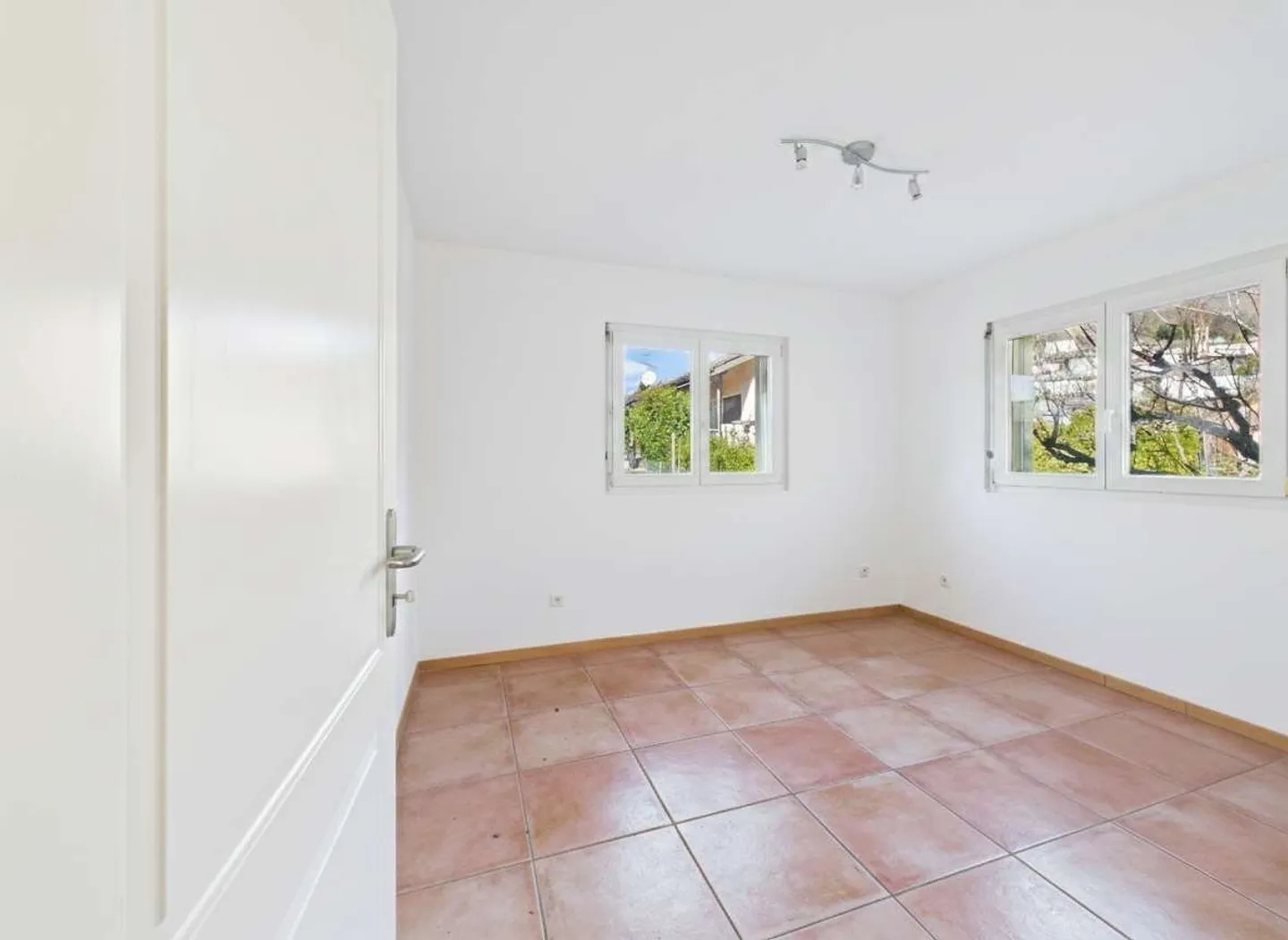 4.5-Zimmer-Wohnung mit Garten in Sonvico - Foto 5 von 10