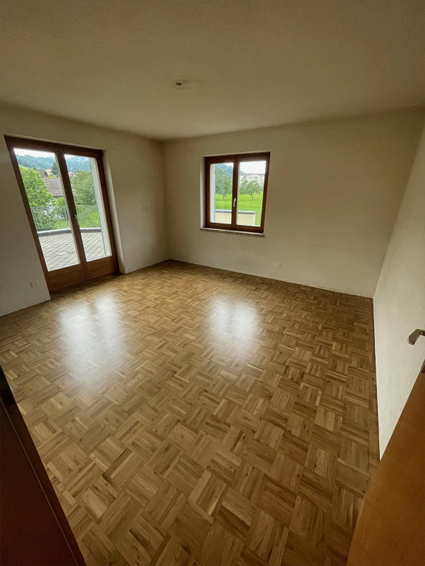 Appartamento soleggiato di 4,5 stanze in una casa a 3 famiglie - Foto 13 di 16