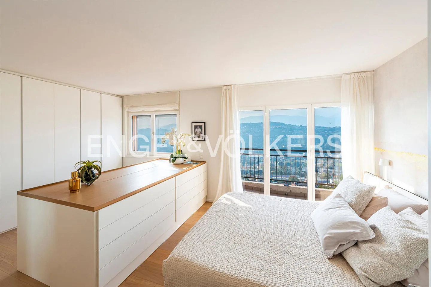 Casa a schiera prestigiosa con terrazza e vista lago - Foto 6 di 9