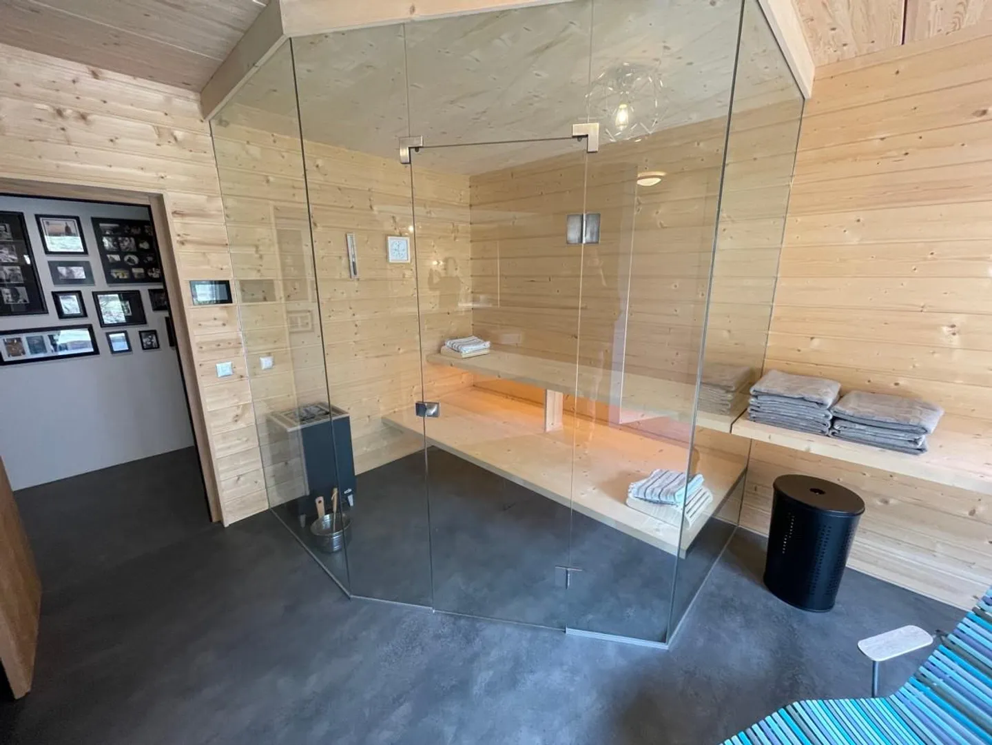 Modern villa with pool and sauna in Vollèges - Photo 9 of 13