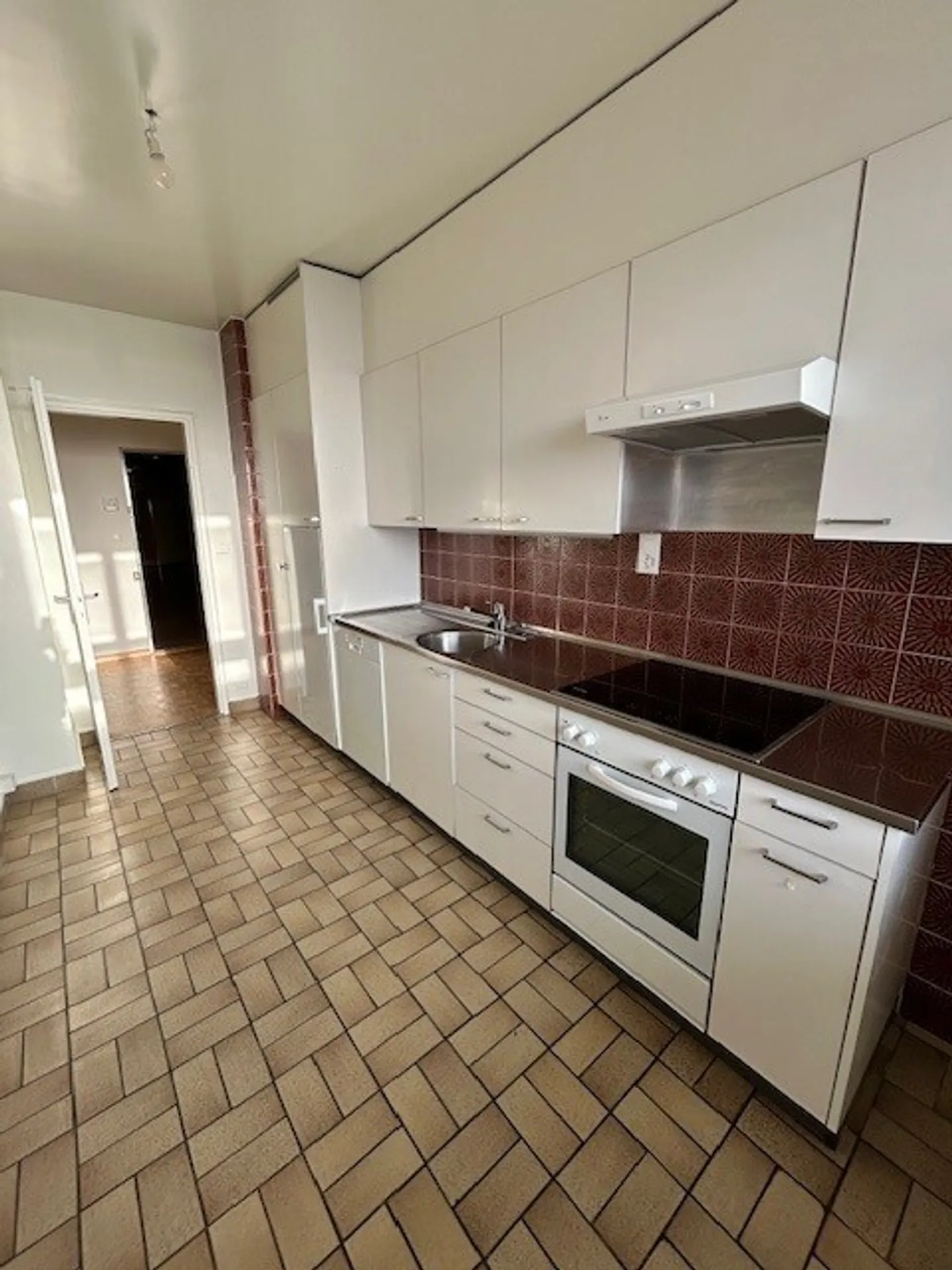 BOUCHET - 5.5 Rooms (2 Bedrooms) - Photo 2 of 9