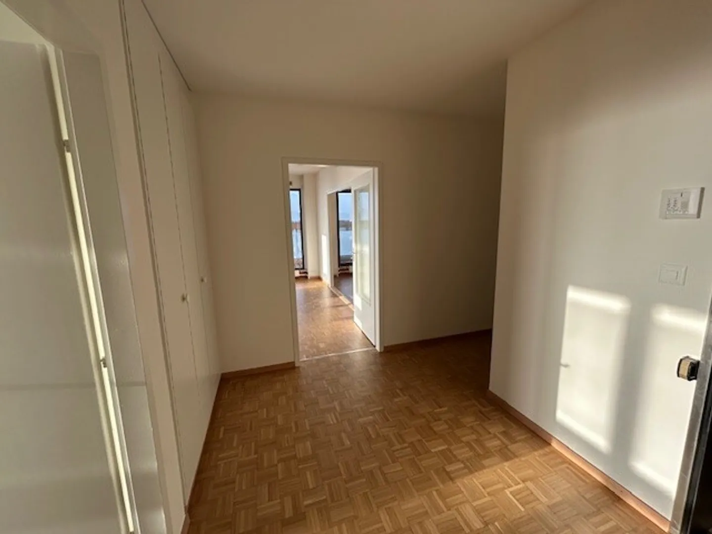 BOUCHET - 5.5 Rooms (2 Bedrooms) - Photo 3 of 9