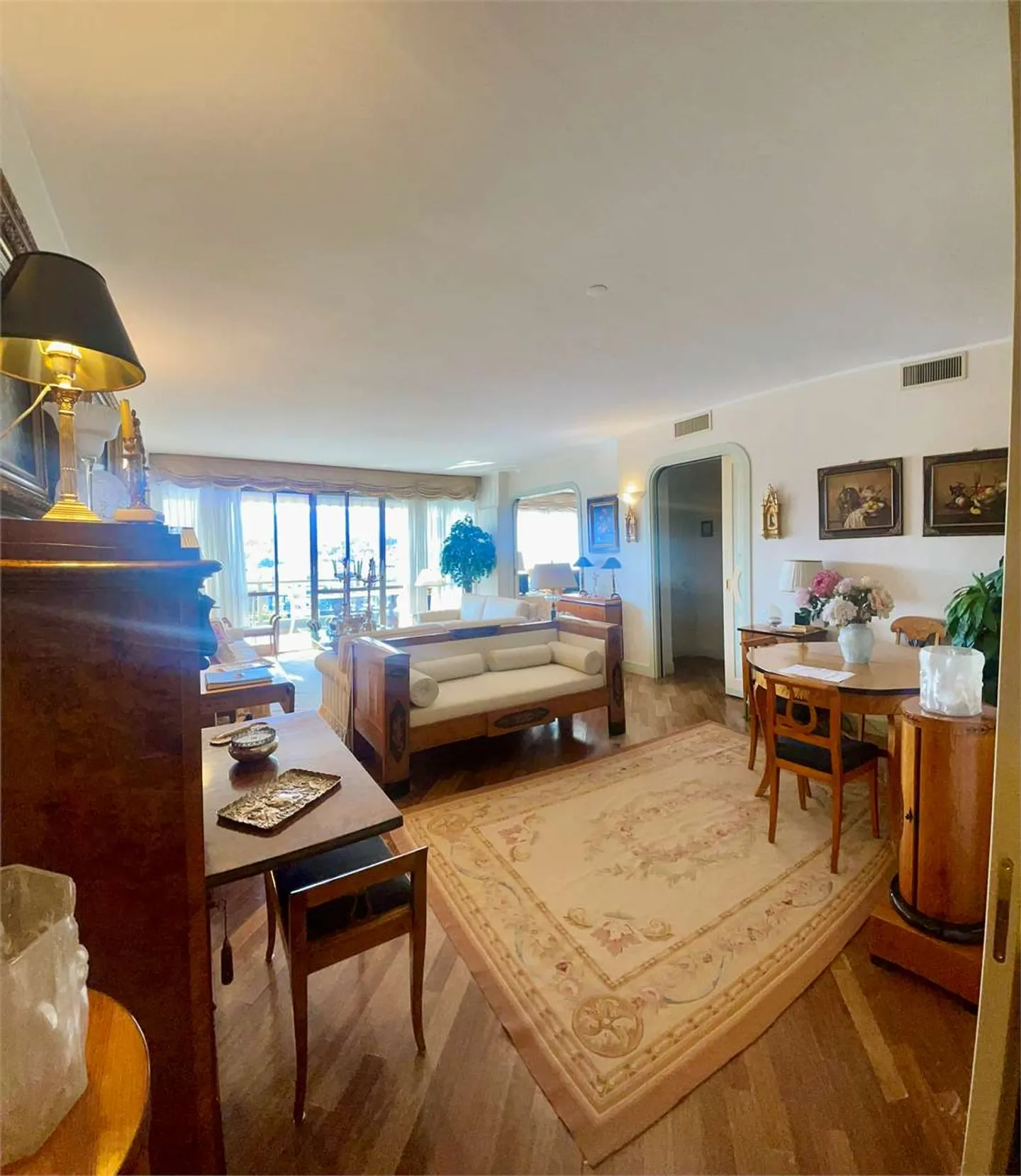 Prästigöse Dachgeschoßwohnung mit Terrasse und atemberaubendem Seeblick - Photo 2 sur 13