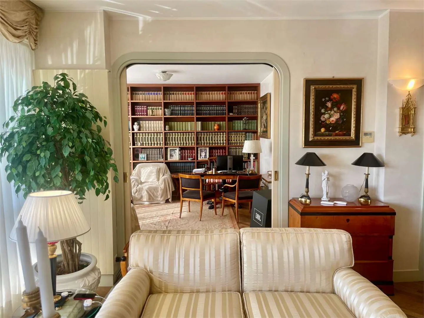 Prästigöse Dachgeschoßwohnung mit Terrasse und atemberaubendem Seeblick - Photo 5 sur 13