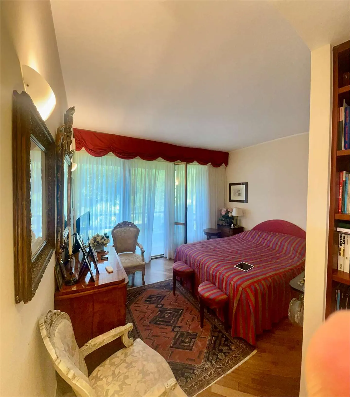 Prästigöse Dachgeschoßwohnung mit Terrasse und atemberaubendem Seeblick - Photo 11 sur 13