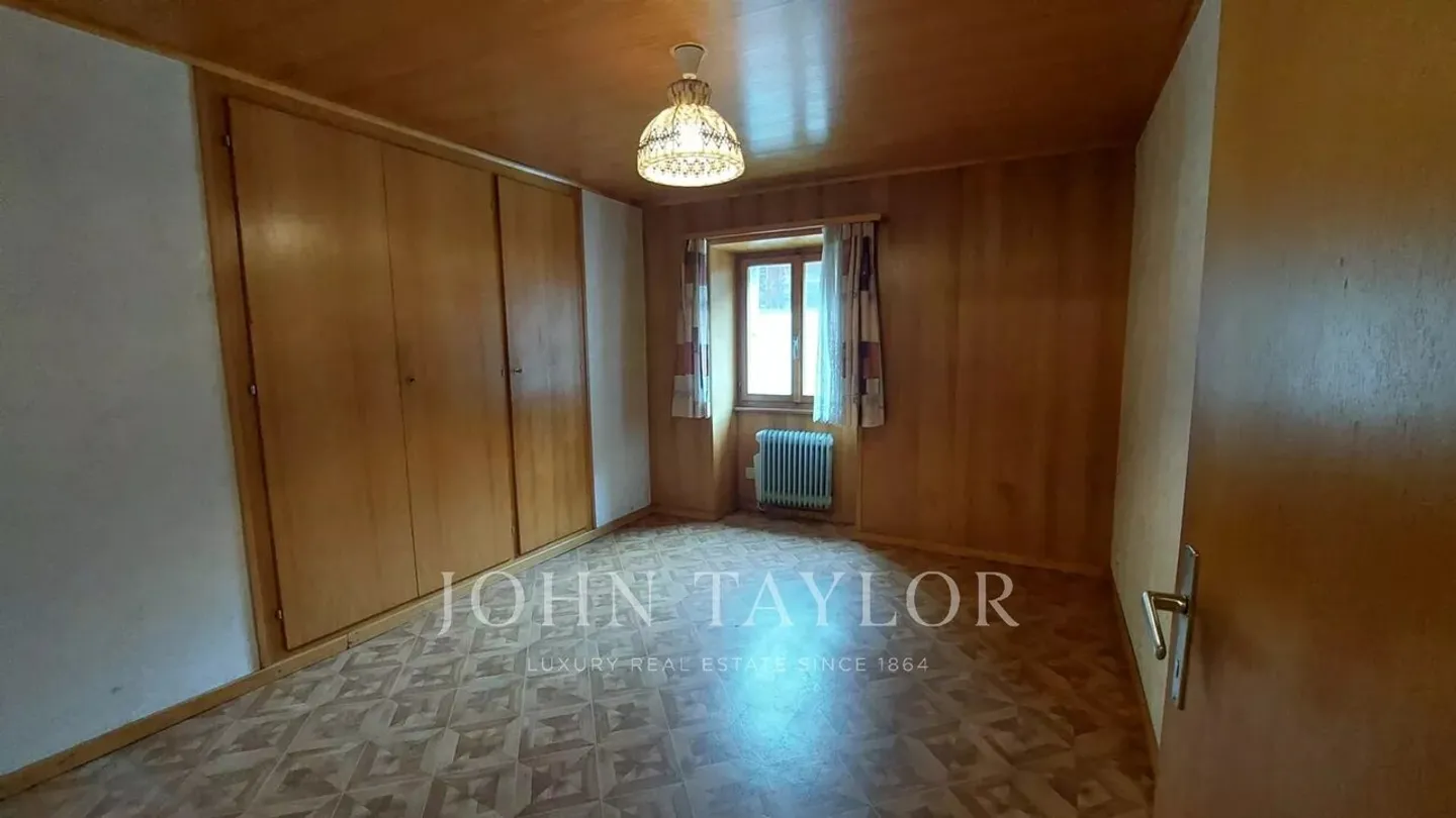 Opportunity - 4-Room Triplex to Renovate - Photo 5 of 8