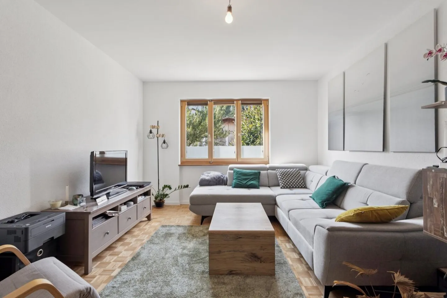 Haus mit 2 Wohnungen, Möglichkeit zur Schaffung einer 3. Wohnung. - Foto 2 von 11