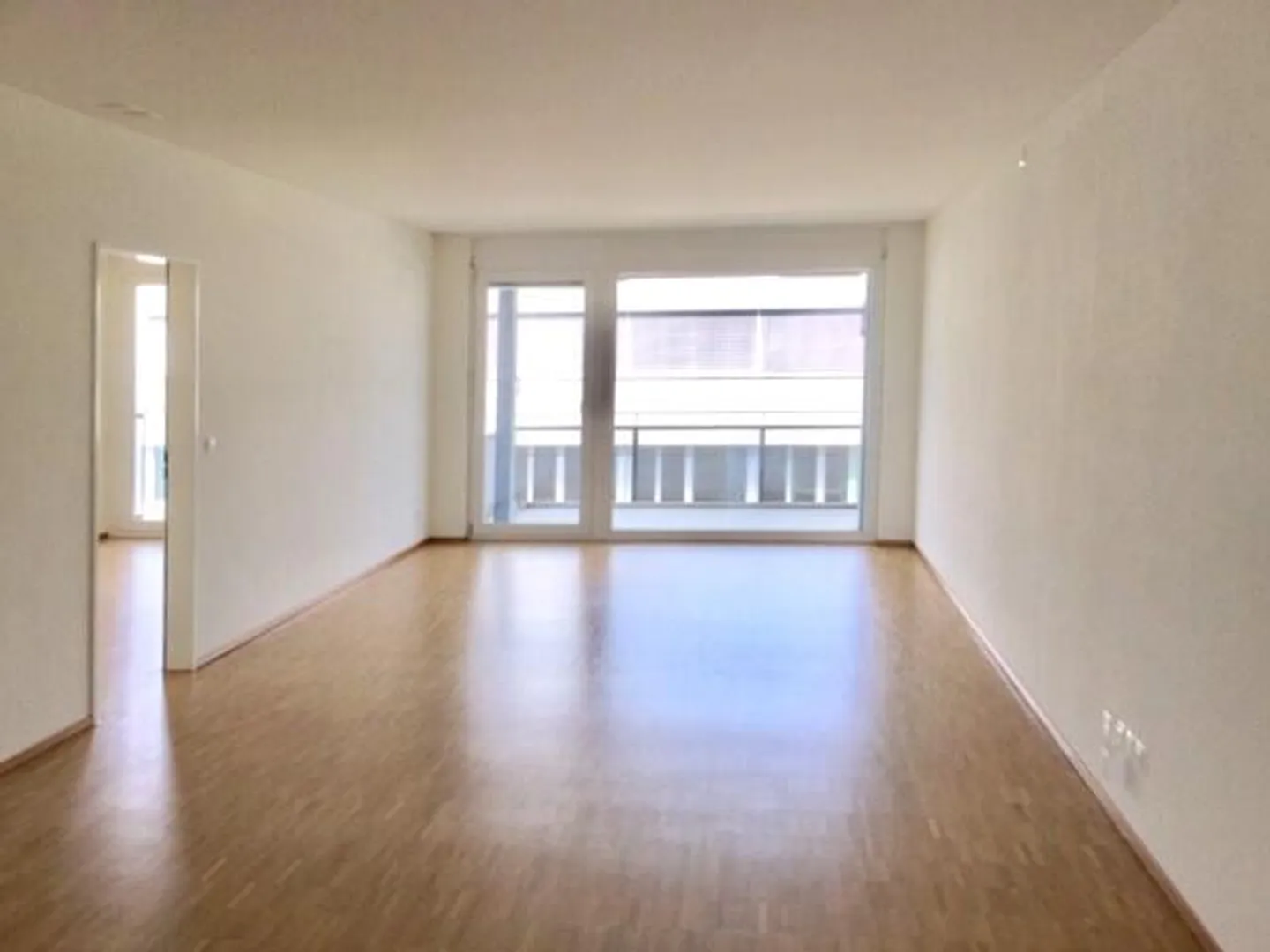 Spacious 5.5-room apartment near Seebacherplatz tram stop - Photo 5 of 6