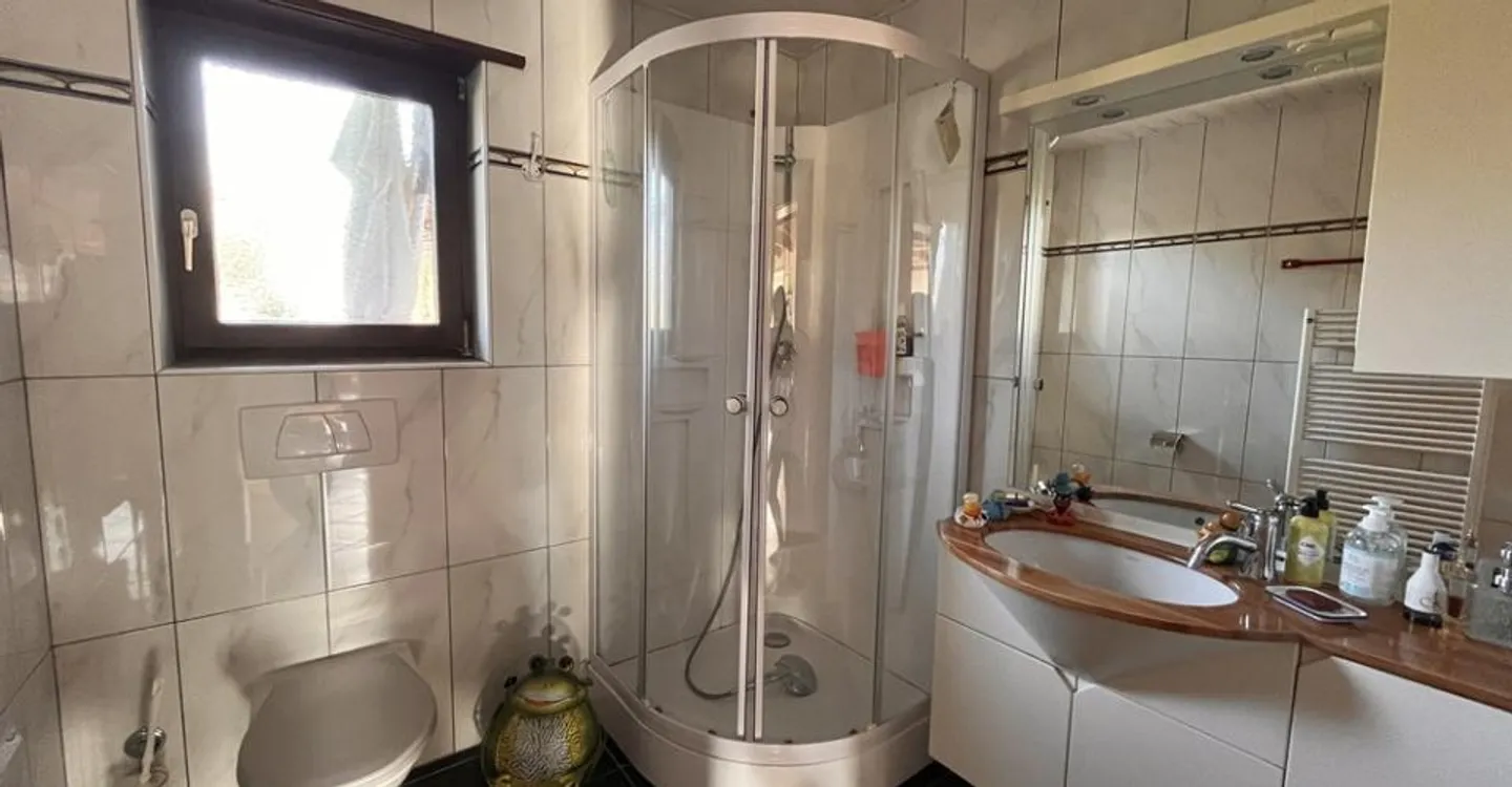 Maison Familiale Charmante avec Piscine - Photo 11 sur 12