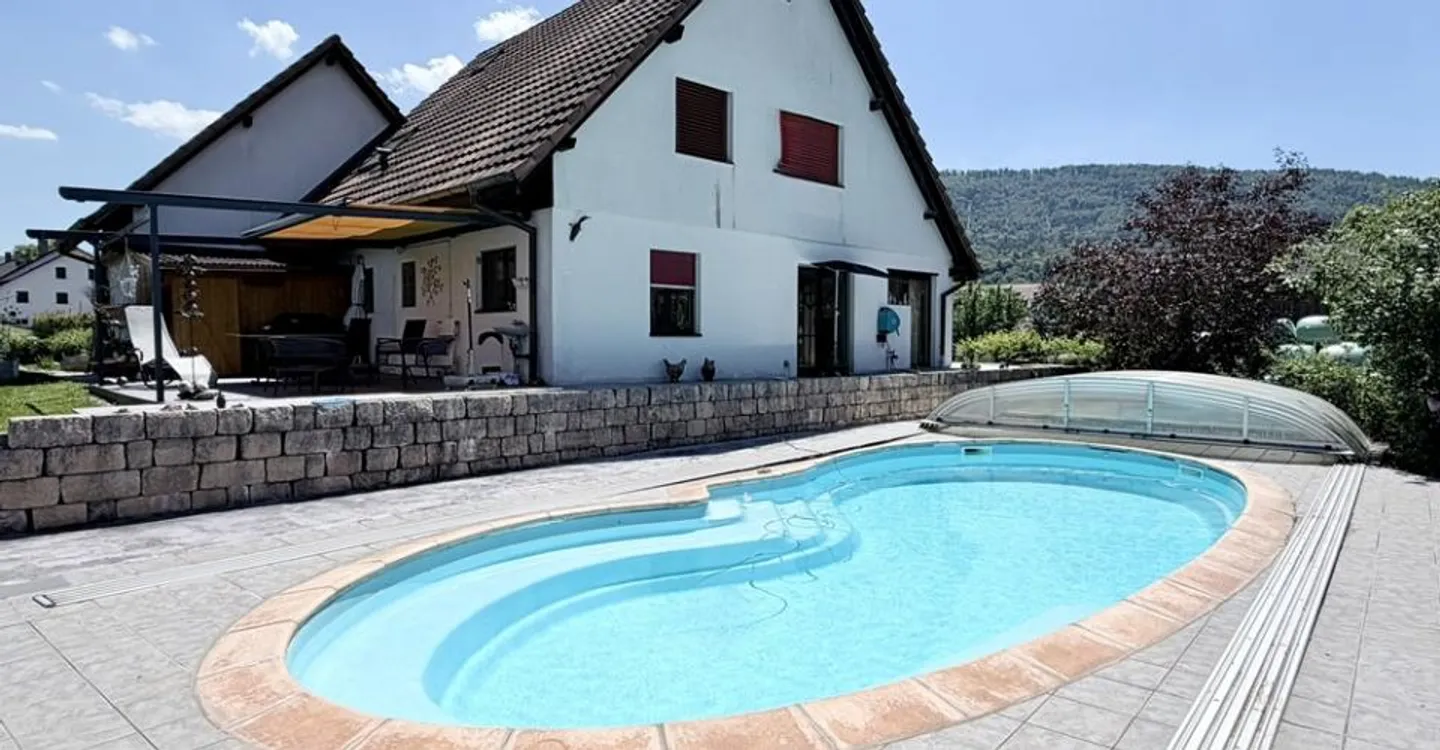 Maison Familiale Charmante avec Piscine - Photo 3 sur 12