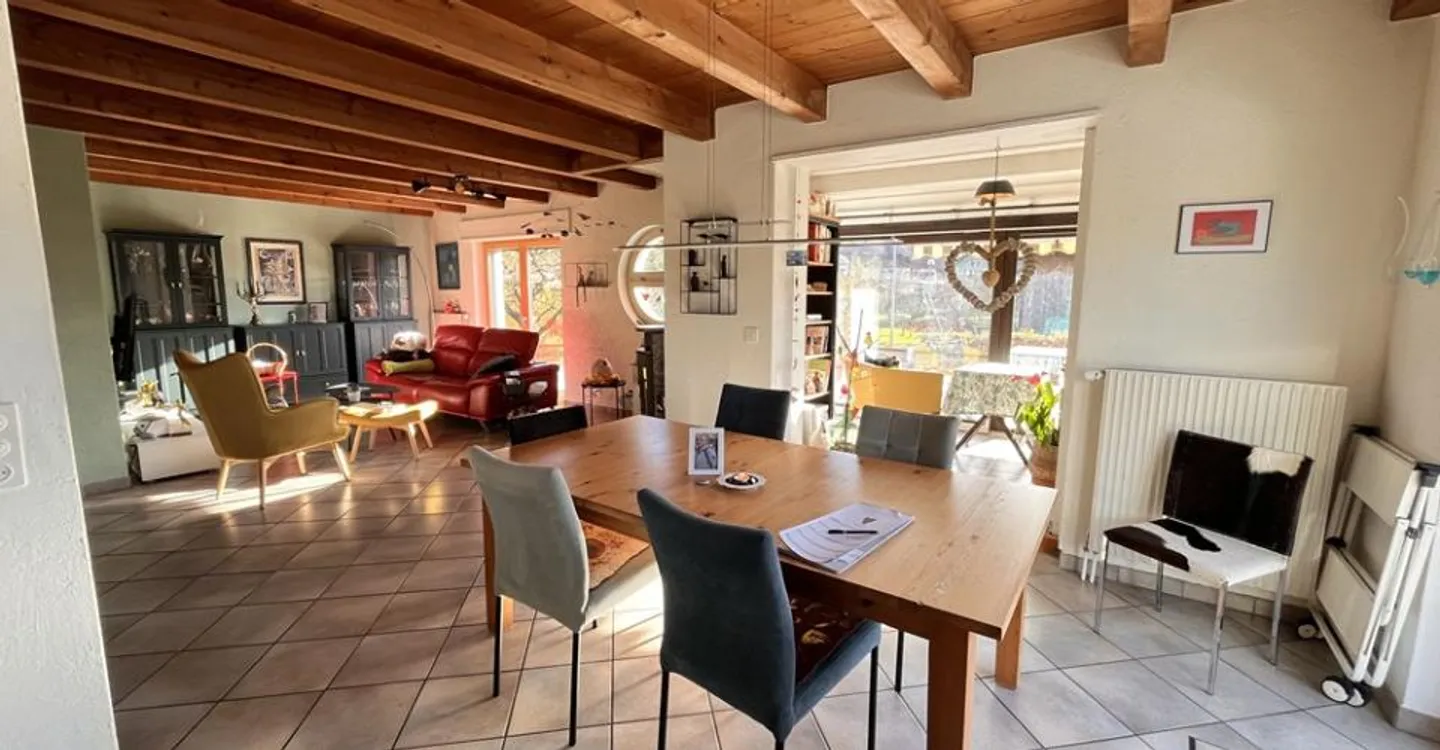 Maison Familiale Charmante avec Piscine - Photo 8 sur 12